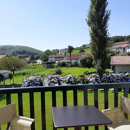Mendionde Hotell Saint-Pée-sur-Nivelle