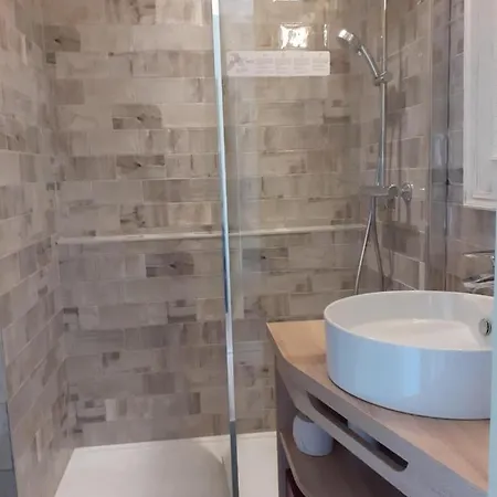 Mendionde Отель Сен-Пе-сюр-Нивель