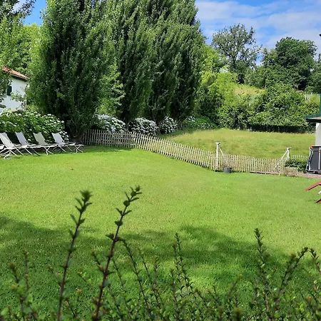 Hotell Mendionde Saint-Pée-sur-Nivelle