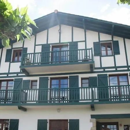 Mendionde Hotell Saint-Pée-sur-Nivelle